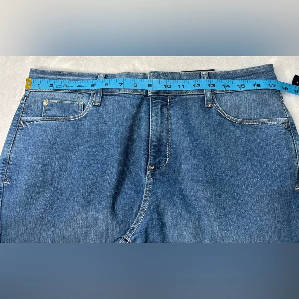 NYDJ Women’s Slim Straight Jeans in Medium Blue Wash NWT SIZE 14 - Picture 5 of 13